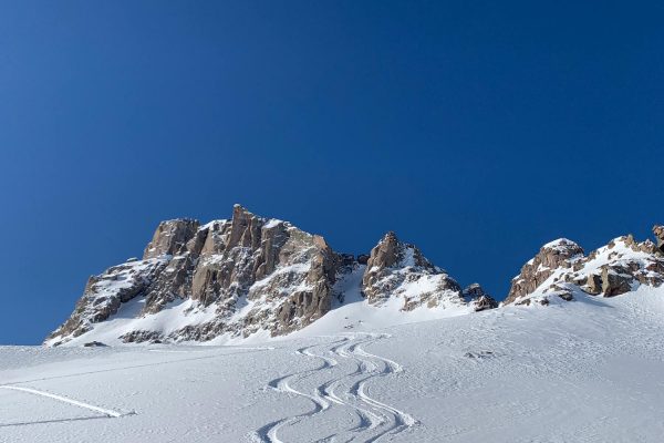 backcountry-skiing-untracked-telluride